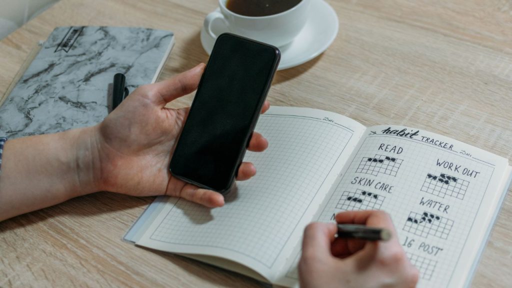 日記を書く習慣を続けている人