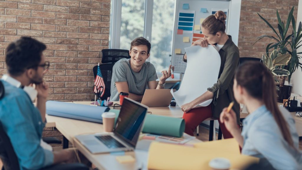 企業でチームコーチングをしている人たち